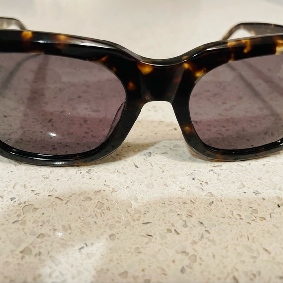 Accessories - Raen Gilman Alligator Pattern Women’s Sunglasses 🕶️